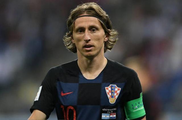 英超战报：利物浦2-1逆转热刺,