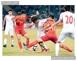 摄影师抢镜！美国大学女篮上的神奇一幕！