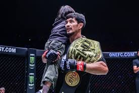 嫁给知名男歌手！羽毛球奥运季军大婚，年仅25岁就事业爱情双丰收