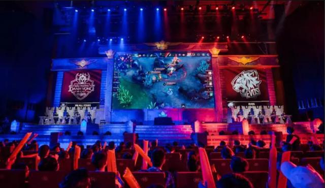 与此同时 与此同时